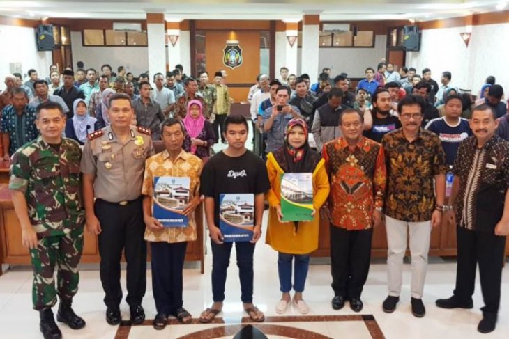 Warga Blitar terdampak kerusuhan suporter peroleh bantuan Pemprov Jatim