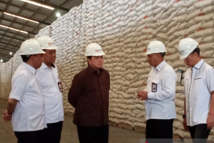 Menteri BUMN sebut stok beras aman sampai Lebaran