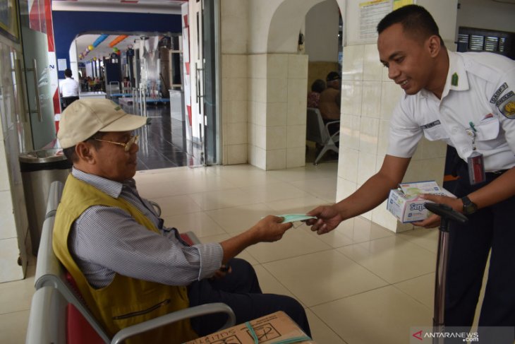 Antisipasi penyebaran virus Corona di stasiun