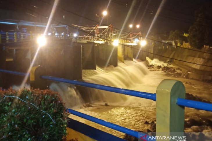 Bendung Katulampa normal pada Rabu malam