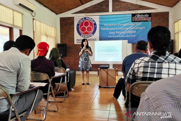 Indocement ajari pelaku UMKM buat laporan keuangan yang benar