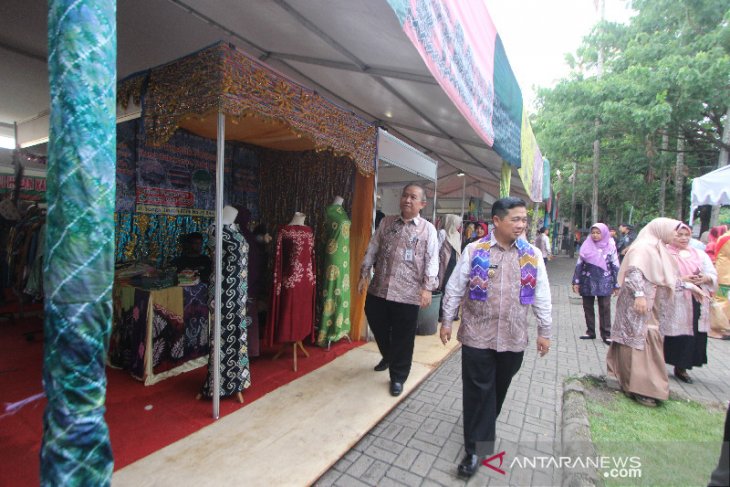 Wali Kota Banjarmasin Mengunjungi Expo BSF 2020