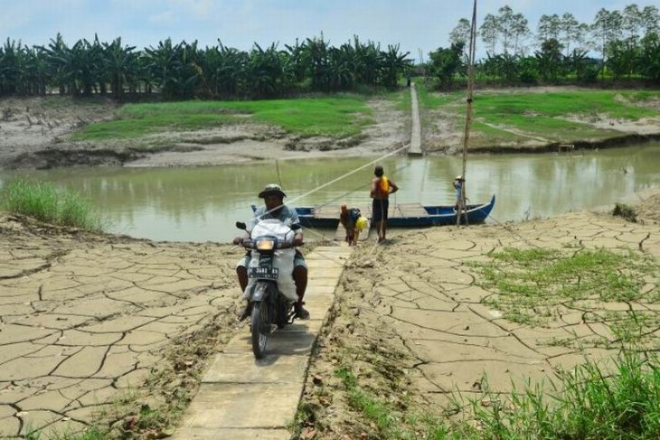 Jasa perahu penyeberangan