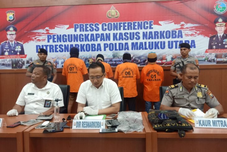 Polda Malut tangkap empat tersangka narkoba