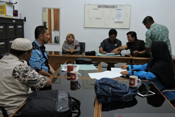 Desk Pilkada belum terbentuk, DPRD Situbondo panggil Bakesbangpol