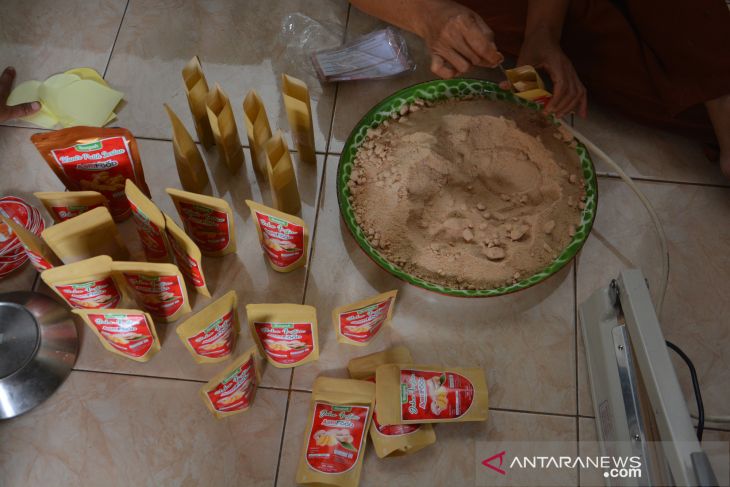 Produksi minuman rempah instan