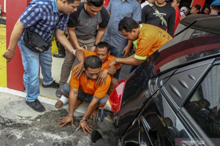 Tiga pembunuh sadis seorang pengusaha ditangkap, tersangka utama pecatan polisi
