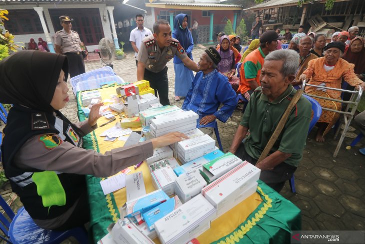 Pengobatan massal Polres Kediri