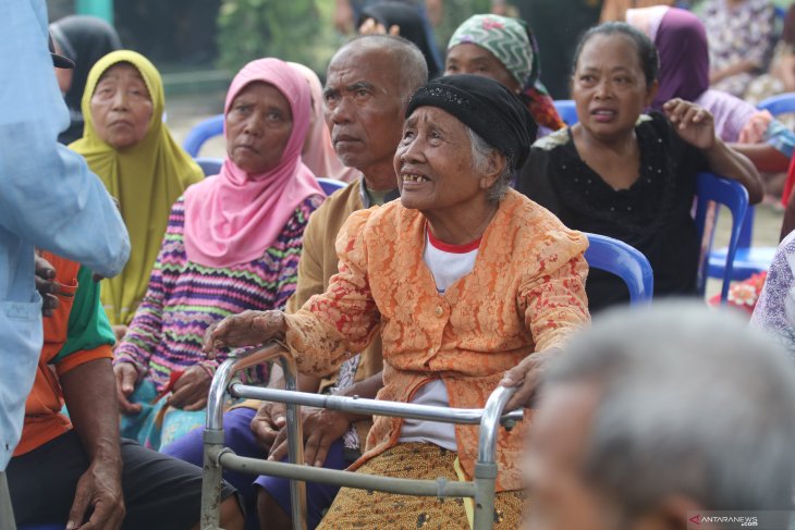 Pengobatan massal Polres Kediri