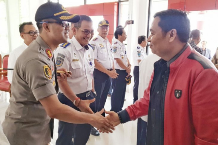Lasarus siap perjuangkan pembangunan Jembatan Paralel Kapuas