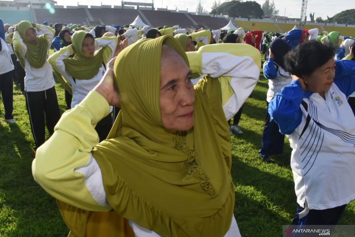 Senam bersama lansia di Madiun