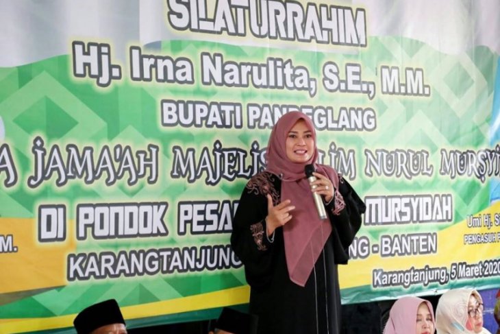 Bupati Irna minta santri miliki jiwa kewirausahaan