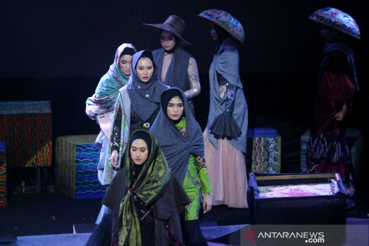 Fashion Show Busana Sasirangan