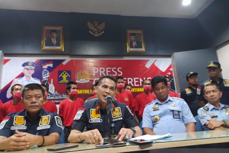 Imigrasi Pontianak menahan 27 nelayan asal Vietnam