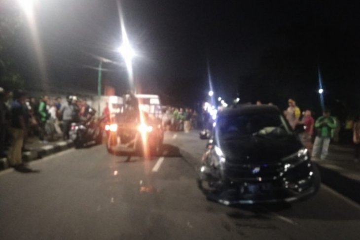 Terjadi tabrakan beruntun, satu pengendara terluka