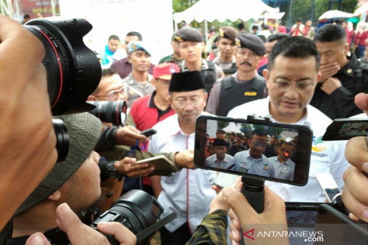 Mensos Juliari P Batubara berharap penerima bantuan sosial berkurang setiap tahun