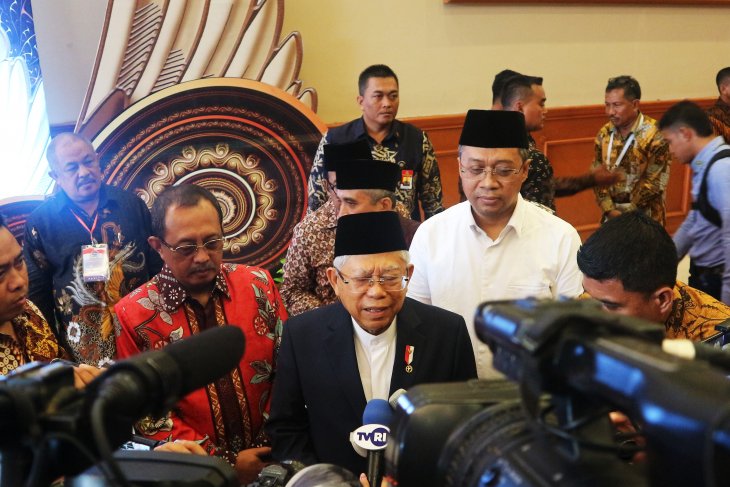 Wapres mengharapkan Polri bimbing masyarakat menuju normal baru