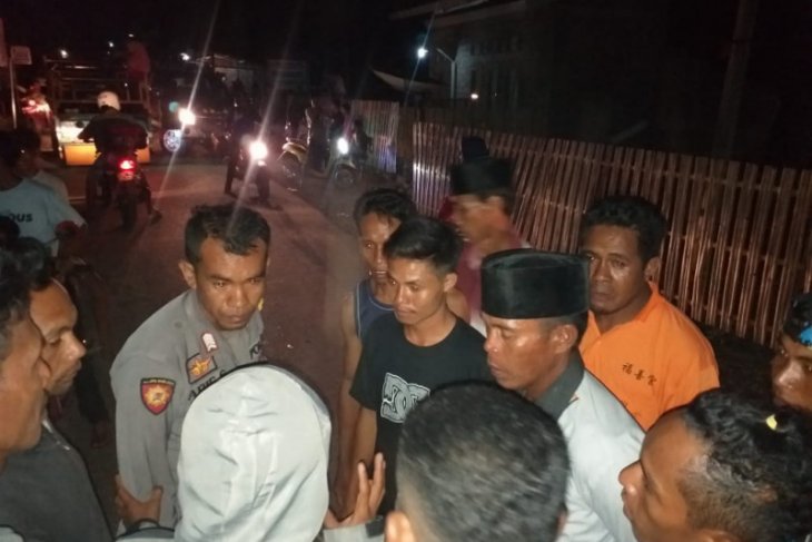 Oknum Kepsek cabuli siswinya saat ujian semester, keluarga korban marah dengan blokir jalan