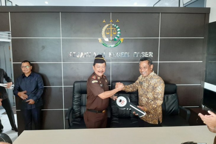 Kejari Paser serahkan aset daerah milik Pemerintah Kabupaten