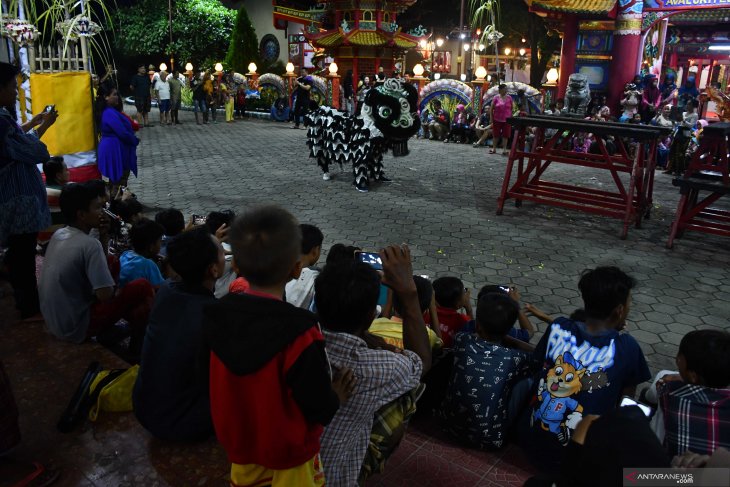 Pertunjukan barongsai