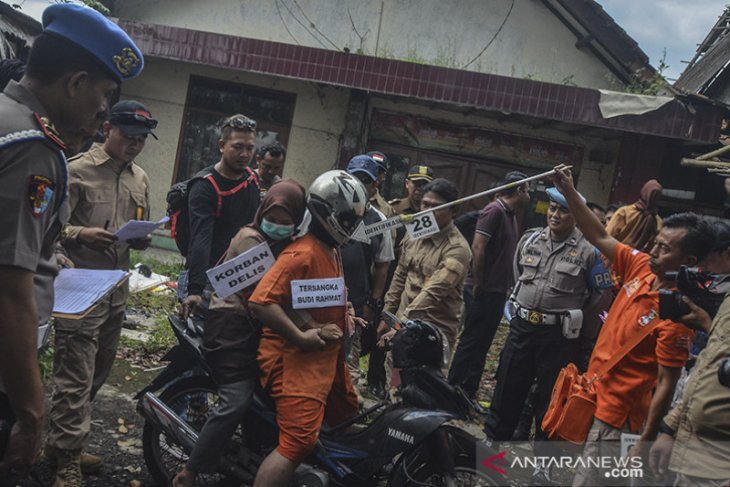 Rekonstruksi pembunuhan anak kandung di Tasikmalaya 