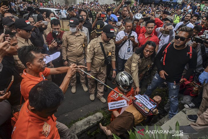 Rekonstruksi pembunuhan anak kandung di Tasikmalaya 