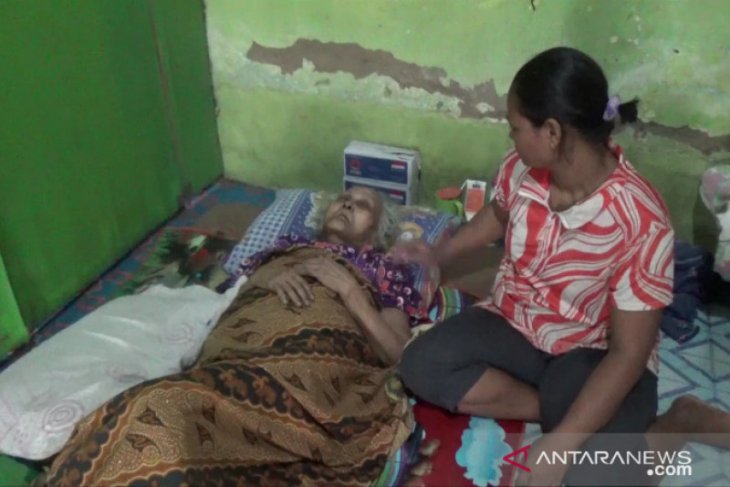 Angin puting beliung robohkan rumah warga di Madiun