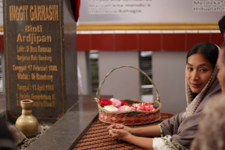 Monolog Happy Salma dalam musikal Inggit Garnasih digelar April