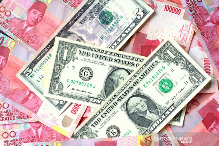 Kurs Rupiah awal pekan melemah meski neraca perdagangan surplus