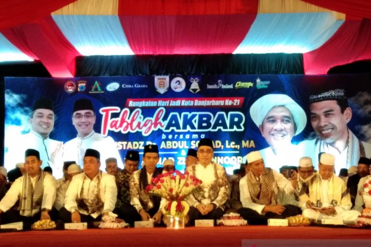 Ustadz Abdul Somad Hadir Di Tabligh Akbar Di Banjarbaru Antara News