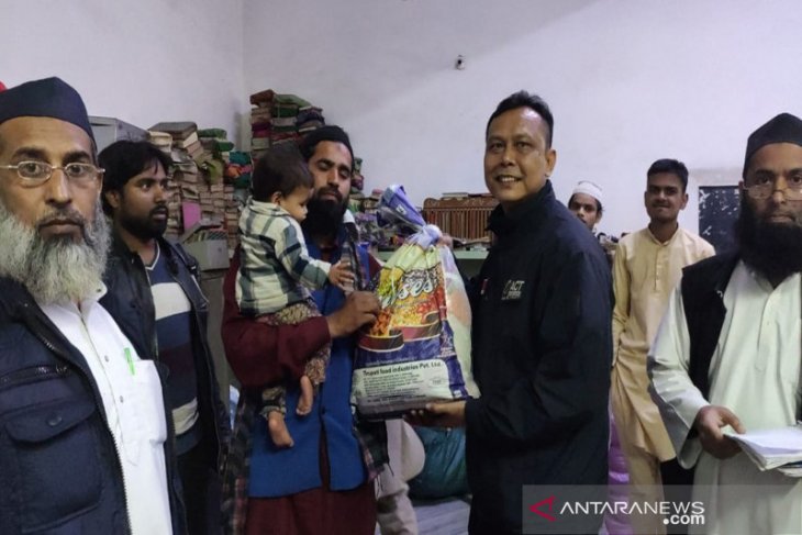 Menunaikan Amanah Dermawan untuk Muslim New Delhi