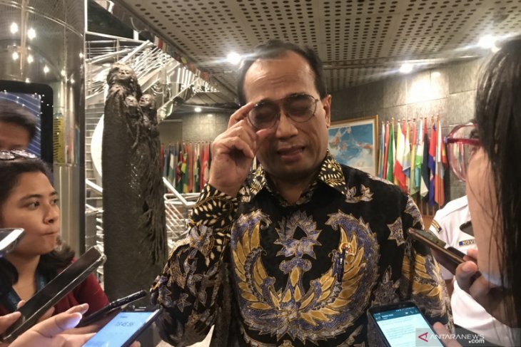 Menteri perhubungan Budi Karya Sumadi positif COVID-19