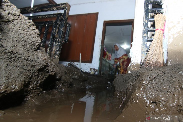 Dampak banjir bandang di Bondowoso