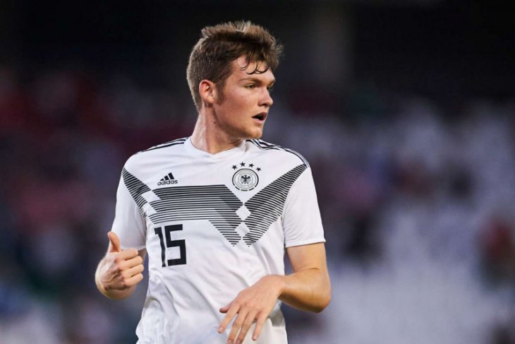 Luca Kilian pemain pertama di Bundesliga positif COVID-19