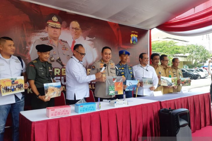 Polisi tutup paksa dua tambang sirtu di Jatim