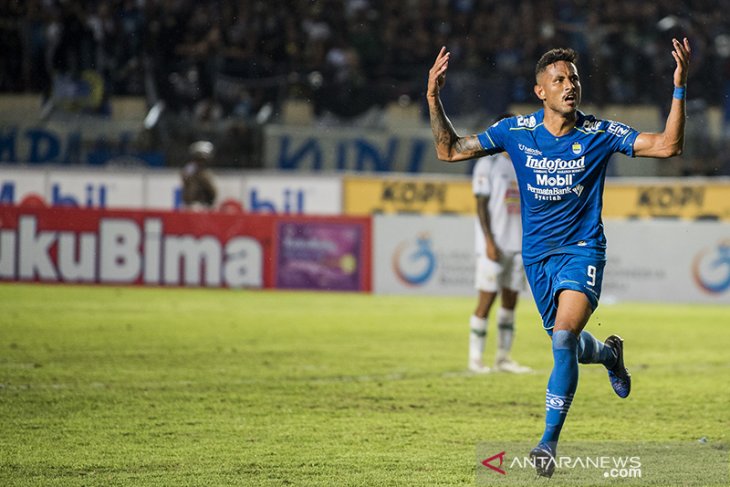 PERSIB BANDUNG MELAWAN PSS SLEMAN