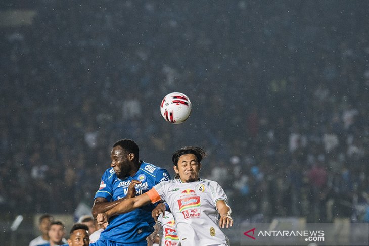 Persib Bandung melawan PSS Sleman 