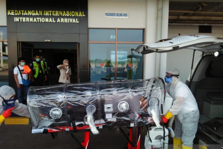 Alami sesak nafas, penumpang pesawat dari Malaysia dilarikan ke RSUP M Djamil Padang
