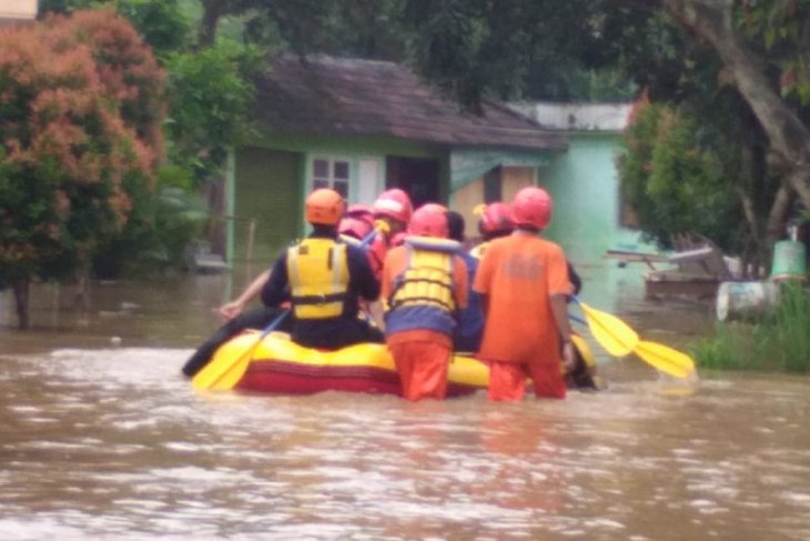 Tidak hujan tetapi sejumlah wilayah Depok terendam banjir