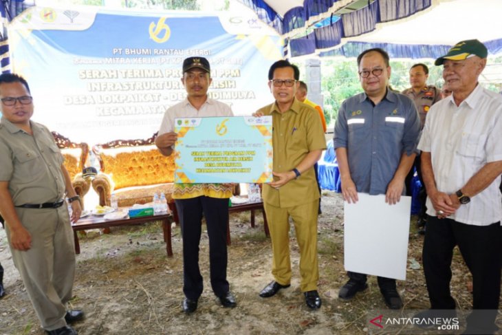 Bupati Resmikan Infratruktur Air Bersih dari Program PPM Perusahaan Tambang