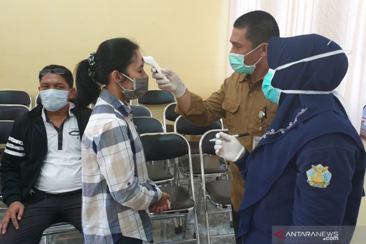 Dinkes Bangka Barat pantau pejabat pulang dinas luar daerah