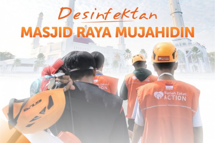 Rumah Zakat disinfektan Masjid Raya Mujahidin sebelum Jumatan