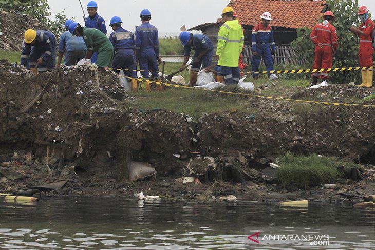 Kebocoran pipa Pertamina di Balongan 