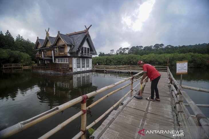 Penutupan wisata di kawasan Lembang 