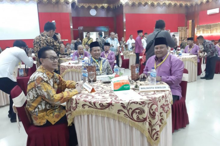 Wali Kota Sibolga ikuti Pra-Rakerwil I Apeksi di Pariaman