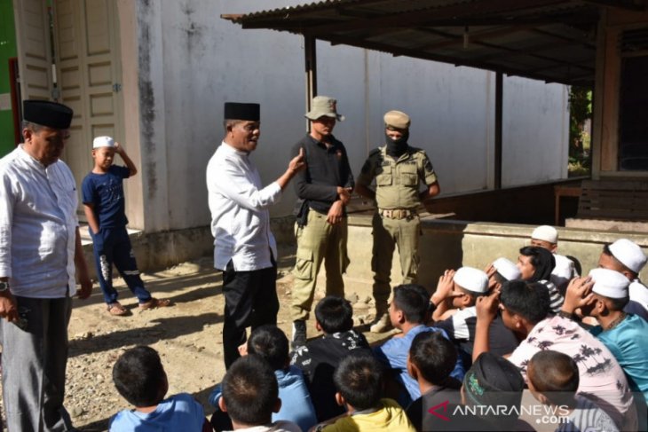 Cegah penyebaran Corona, Satpol PP dan Diskominfo razia warnet