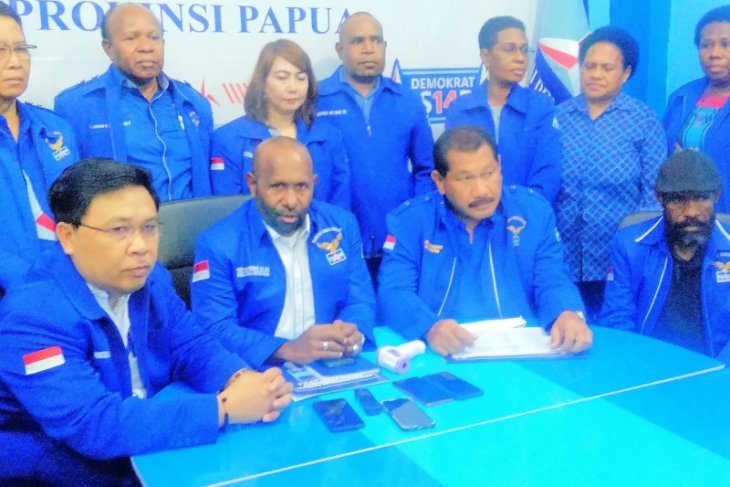 Partai Demokrat Papua terima berkas pendaftaran 41 pasangan calon bupati