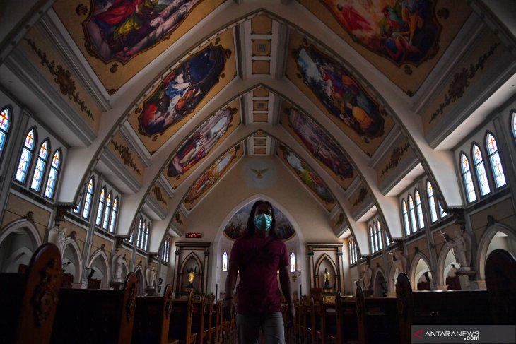 Misa Hari Minggu ditiadakan