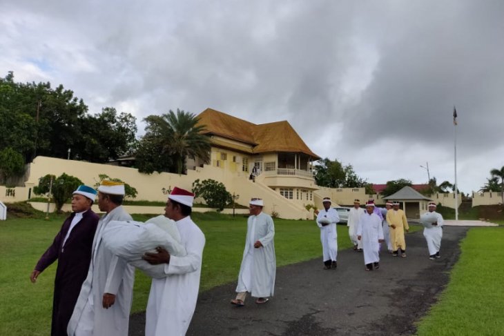 Kesultanan Ternate gelar ritual tolak bala doakan terhindar COVID - 19
