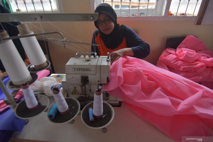 Widodo-Amin cabinet report: Steps taken to up PPE production